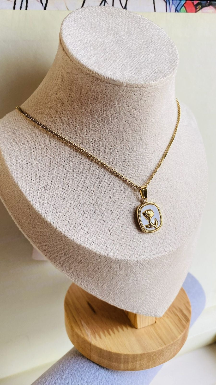Rose Pendant Necklace