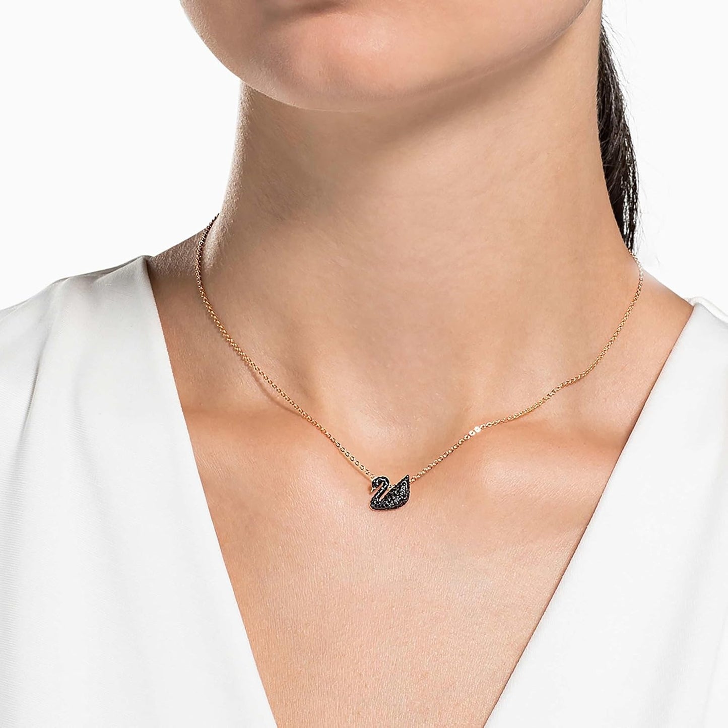 Black Swan Shine Necklace