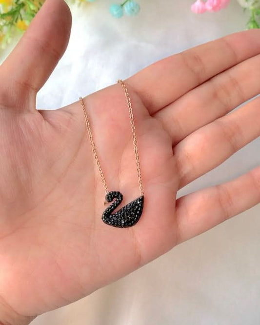 Black Swan Shine Necklace